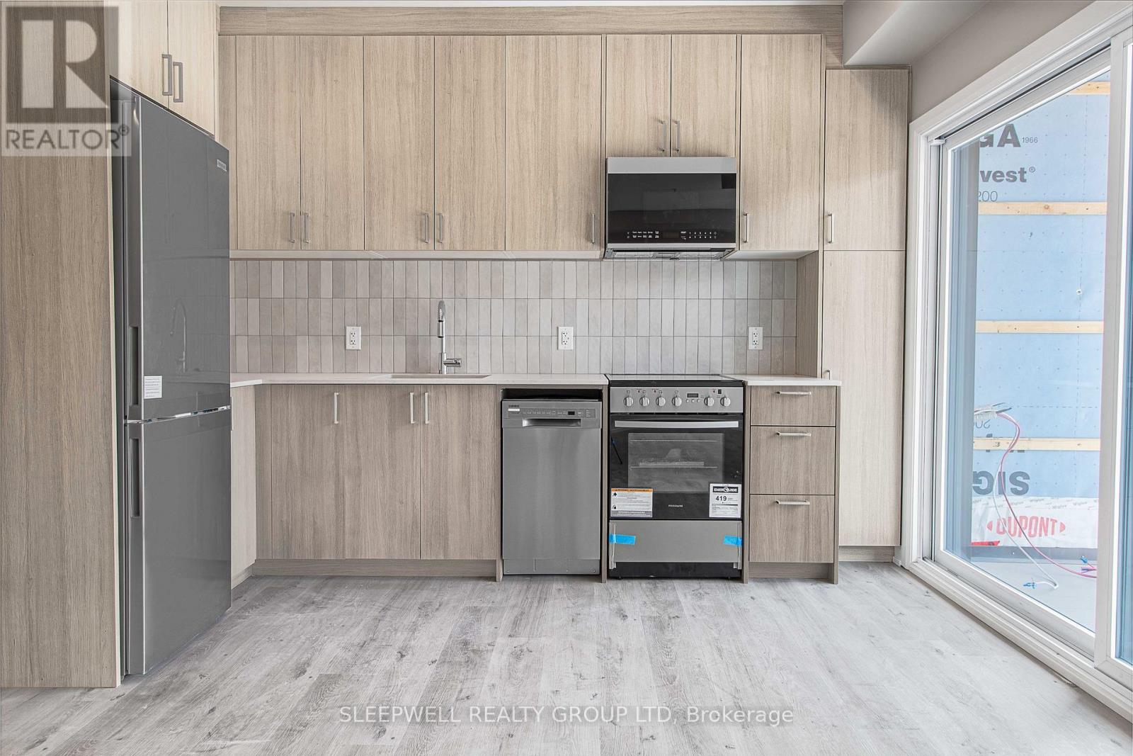 303 - 370 Cambridge Street N, Ottawa, Ontario  K1R 7B7 - Photo 3 - X13624254