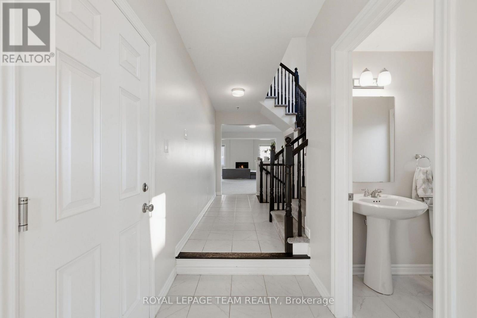 153 Unity Place, Ottawa, Ontario  K2S 2Y8 - Photo 5 - X13624360