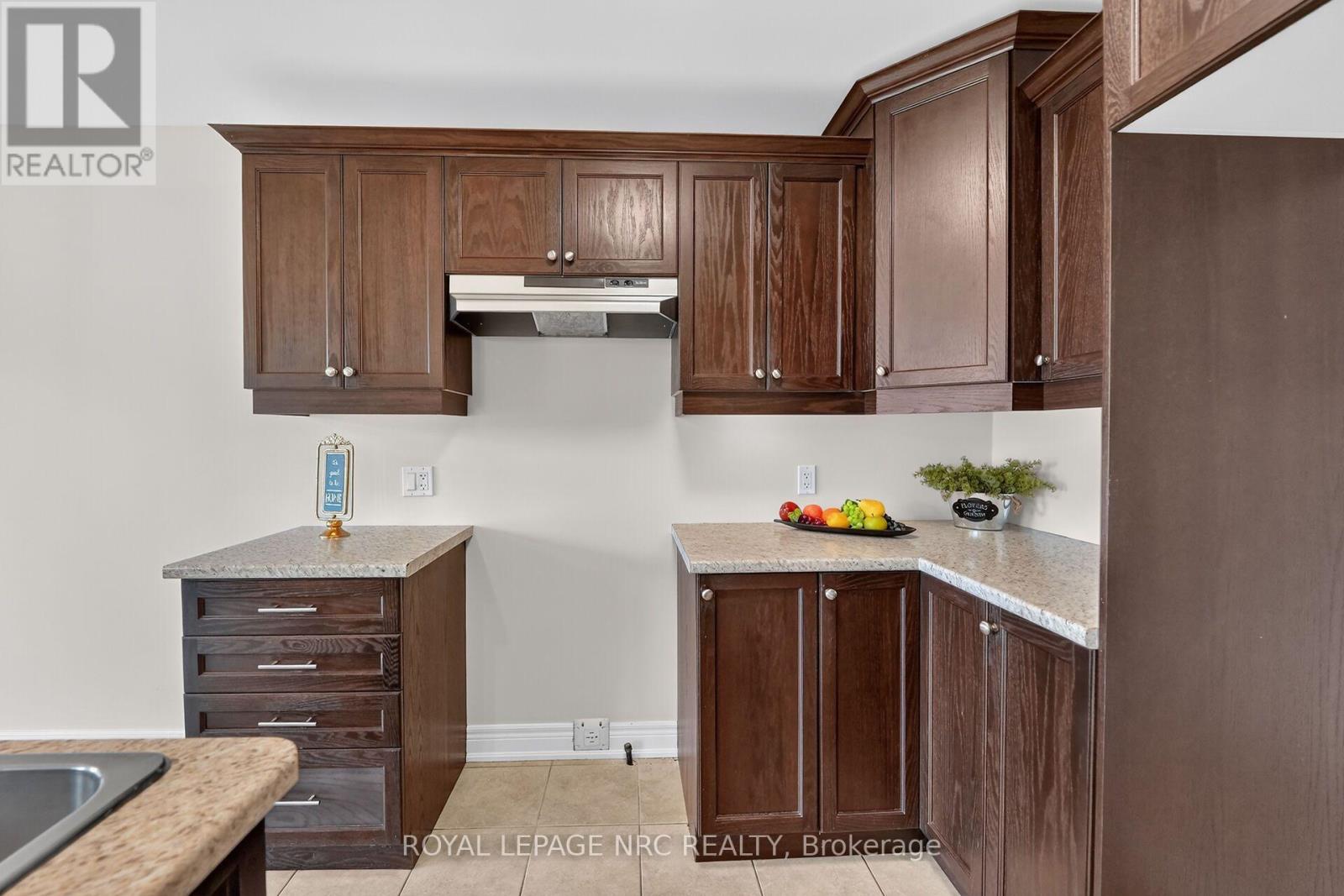 456 Daytona Drive, Fort Erie, Ontario  L2A 4Y9 - Photo 12 - X13624284