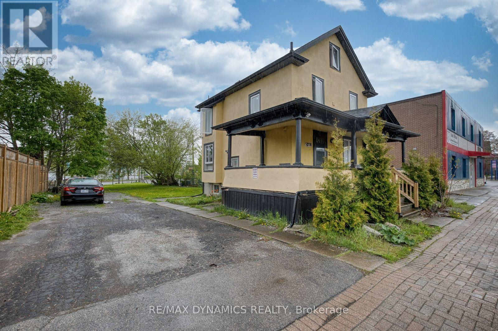4770 Queen Street, Niagara Falls, Ontario  L2E 2M3 - Photo 2 - X13624328