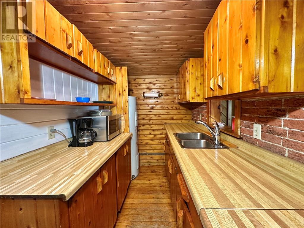 77 Digby Side Road, Mindemoya, Ontario  P0P 1S0 - Photo 16 - 2127358