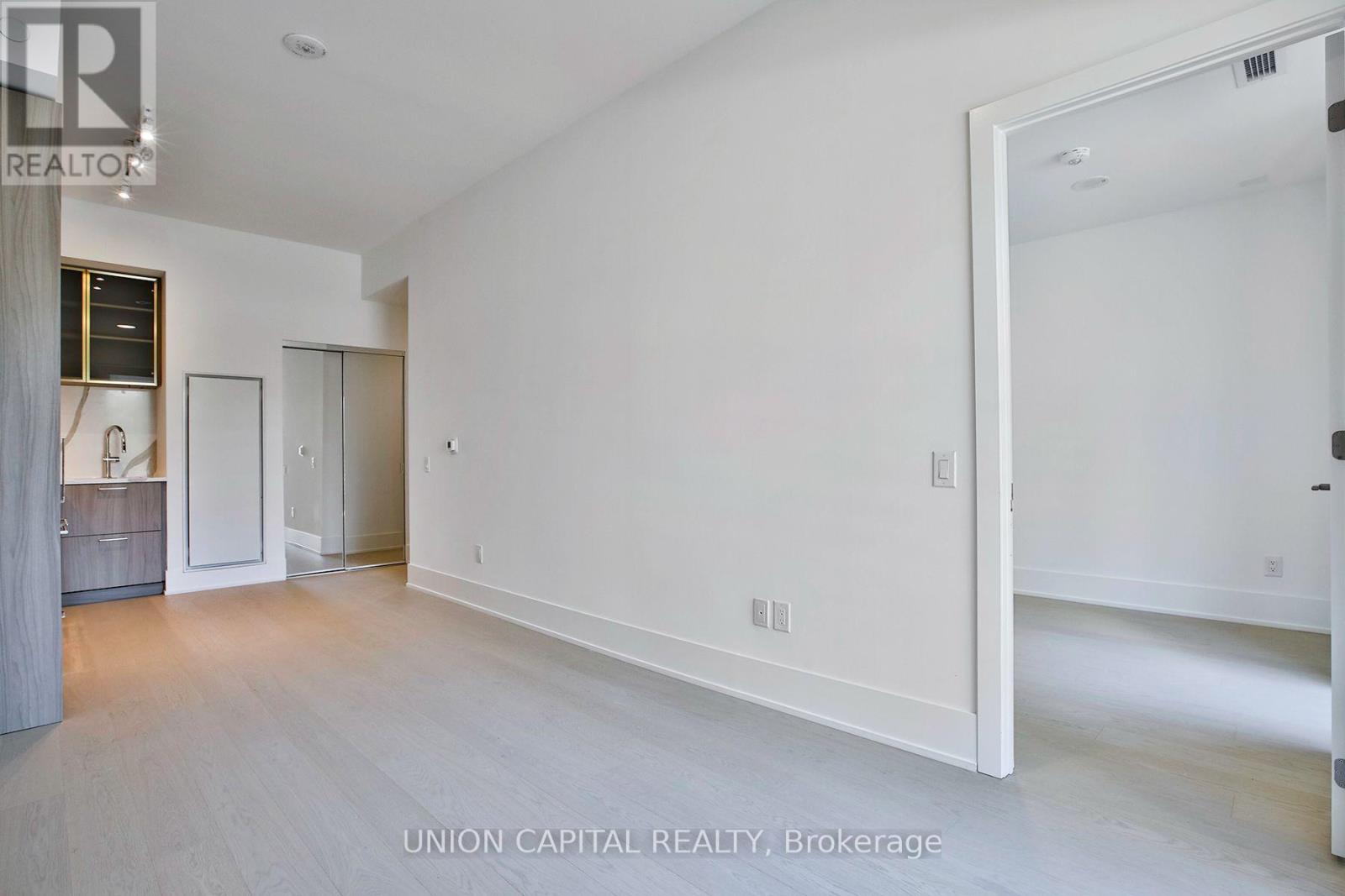 Th103 - 36 Olive Avenue, Toronto, Ontario  M6G 2R8 - Photo 2 - C13624266