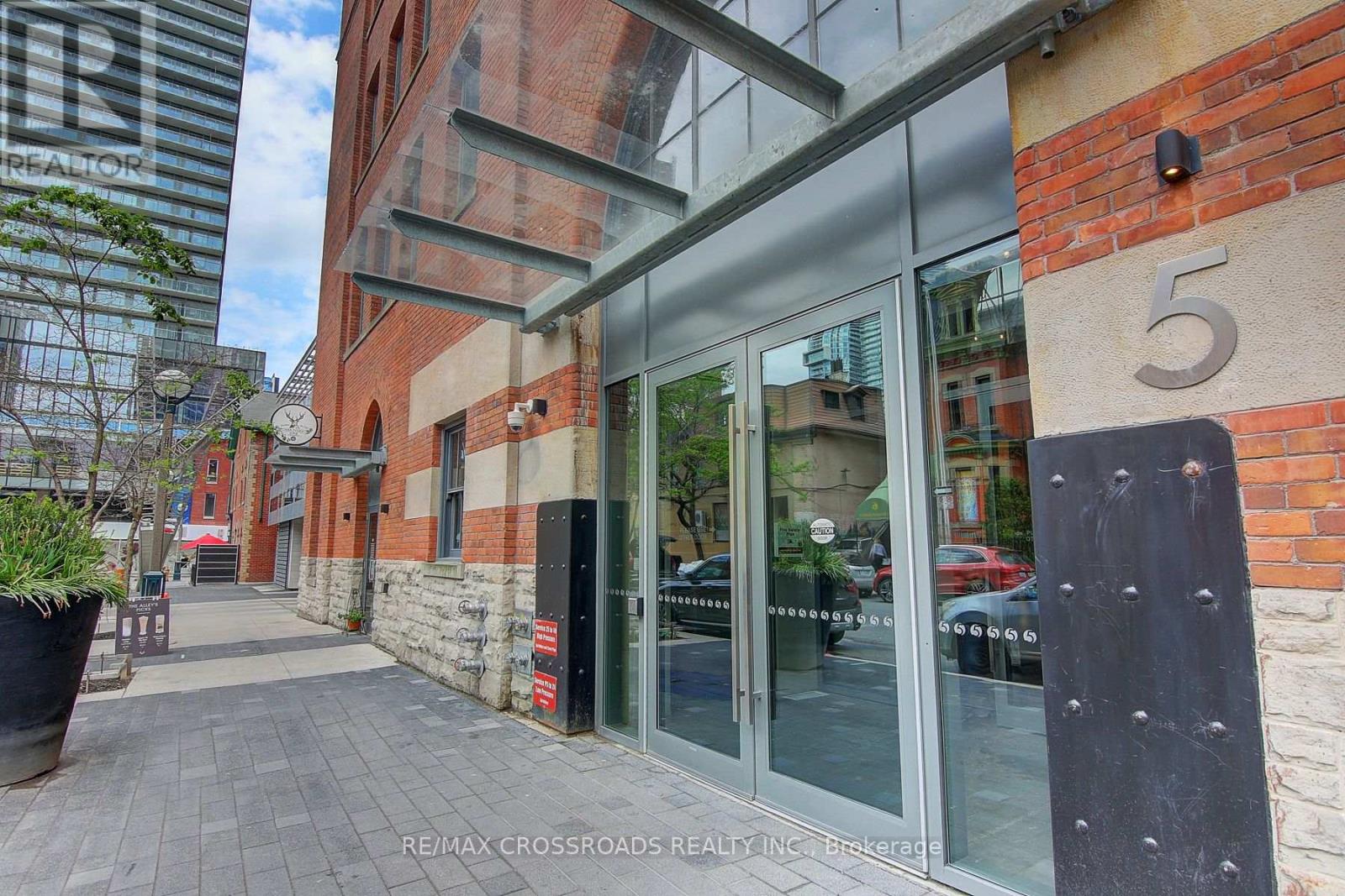 1604 - 5 St Joseph Street, Toronto, Ontario  M4Y 1Z3 - Photo 2 - C13624476