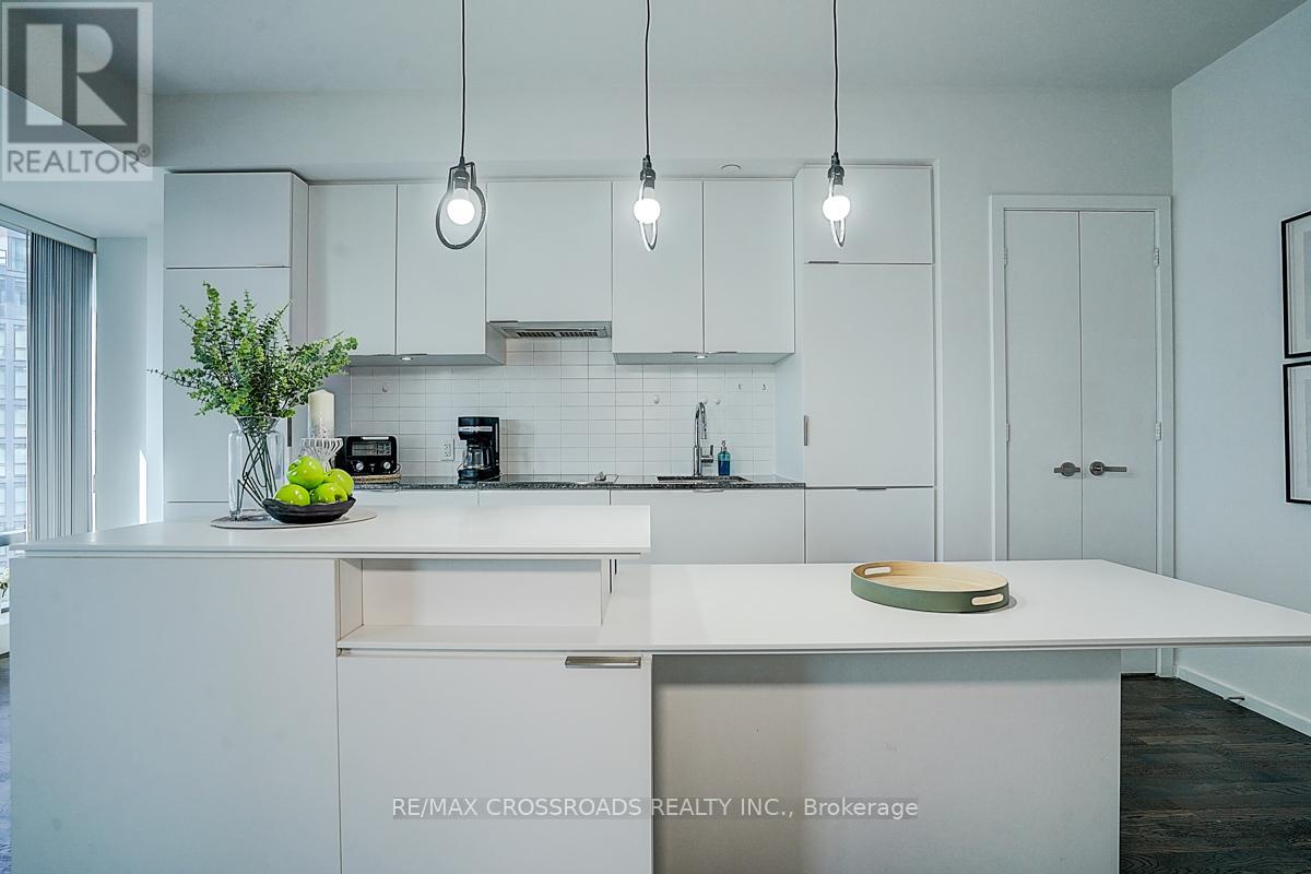 1604 - 5 St Joseph Street, Toronto, Ontario  M4Y 1Z3 - Photo 25 - C13624476
