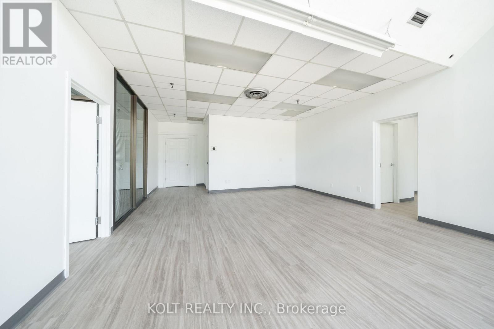66 Novopharm Court, Toronto, Ontario  M1B 2K9 - Photo 3 - E13624300