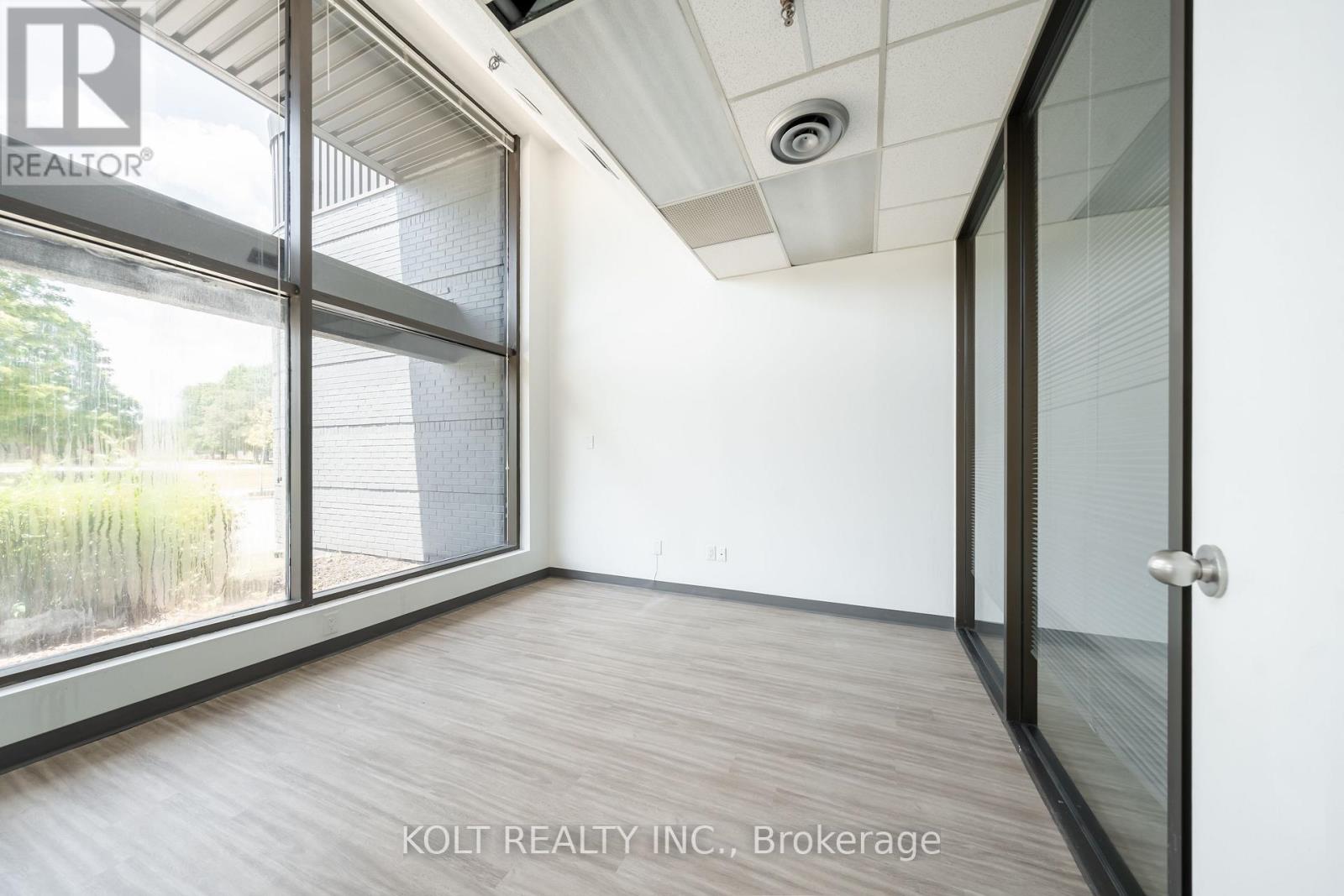 66 Novopharm Court, Toronto, Ontario  M1B 2K9 - Photo 4 - E13624300