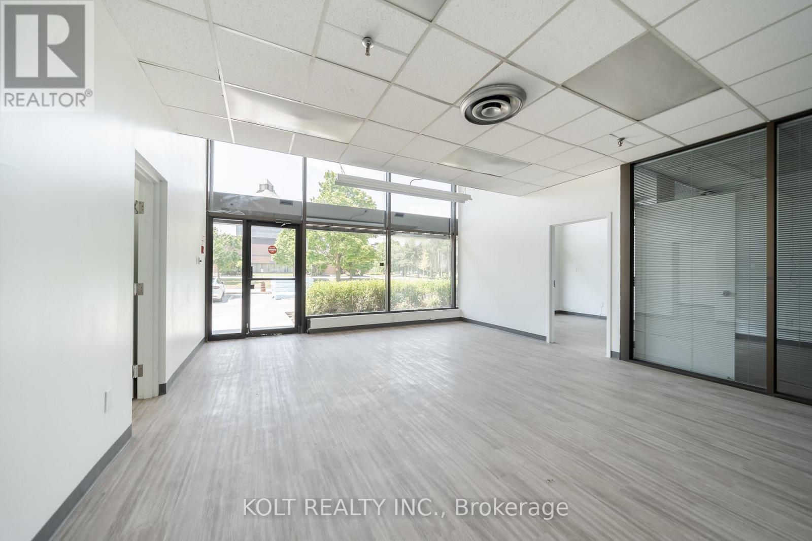 66 Novopharm Court, Toronto, Ontario  M1B 2K9 - Photo 5 - E13624300