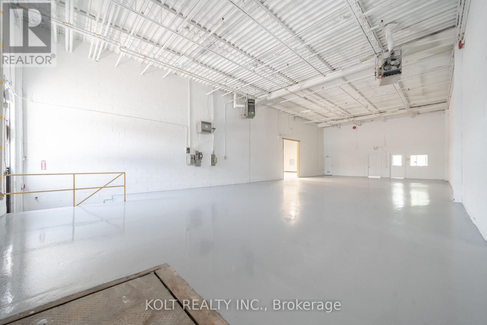 66 Novopharm Court, Toronto, Ontario  M1B 2K9 - Photo 7 - E13624300