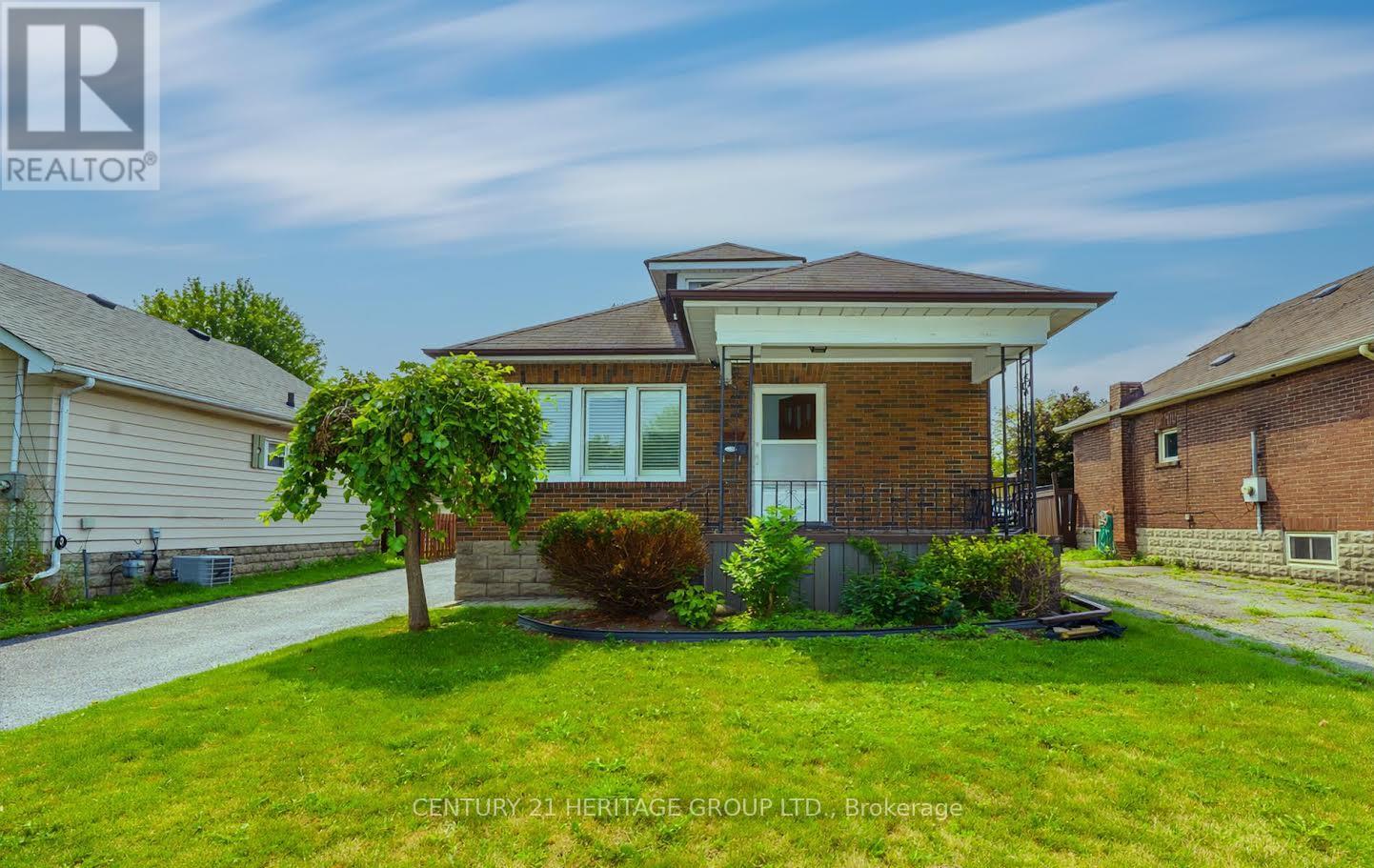 203 HIBBERT AVENUE, Oshawa, Ontario