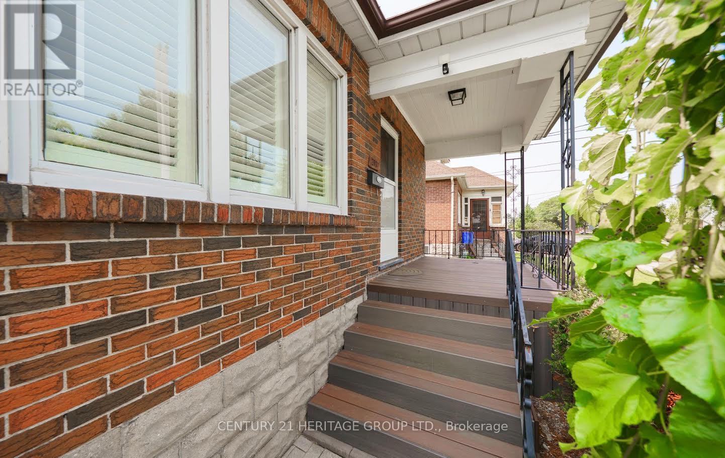 203 Hibbert Avenue, Oshawa, Ontario  L1J 1V4 - Photo 3 - E13624344