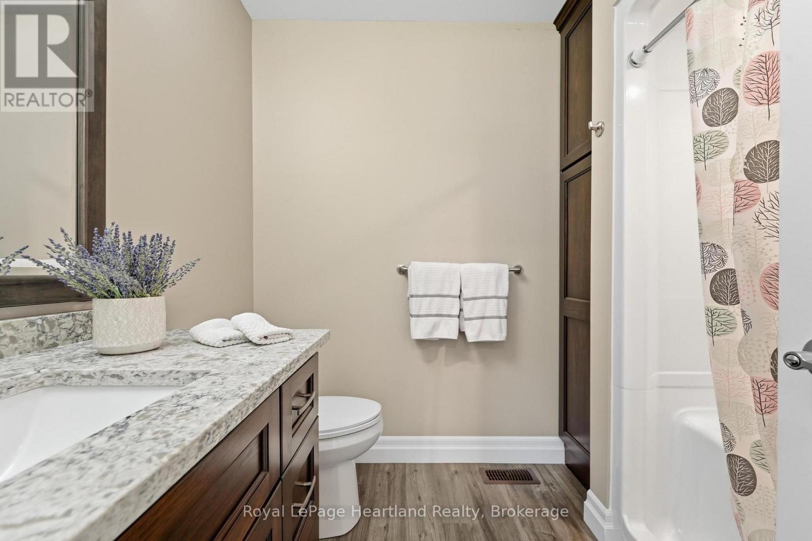 250 Wellington Street, North Huron, Ontario  N0M 1H0 - Photo 10 - X13624424