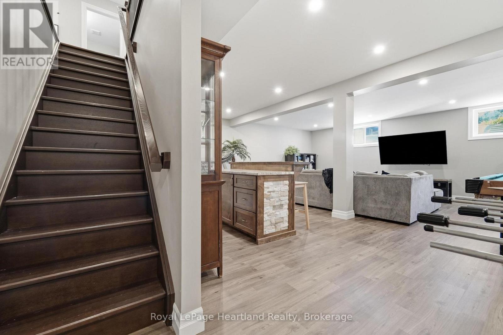 250 Wellington Street, North Huron, Ontario  N0M 1H0 - Photo 26 - X13624424