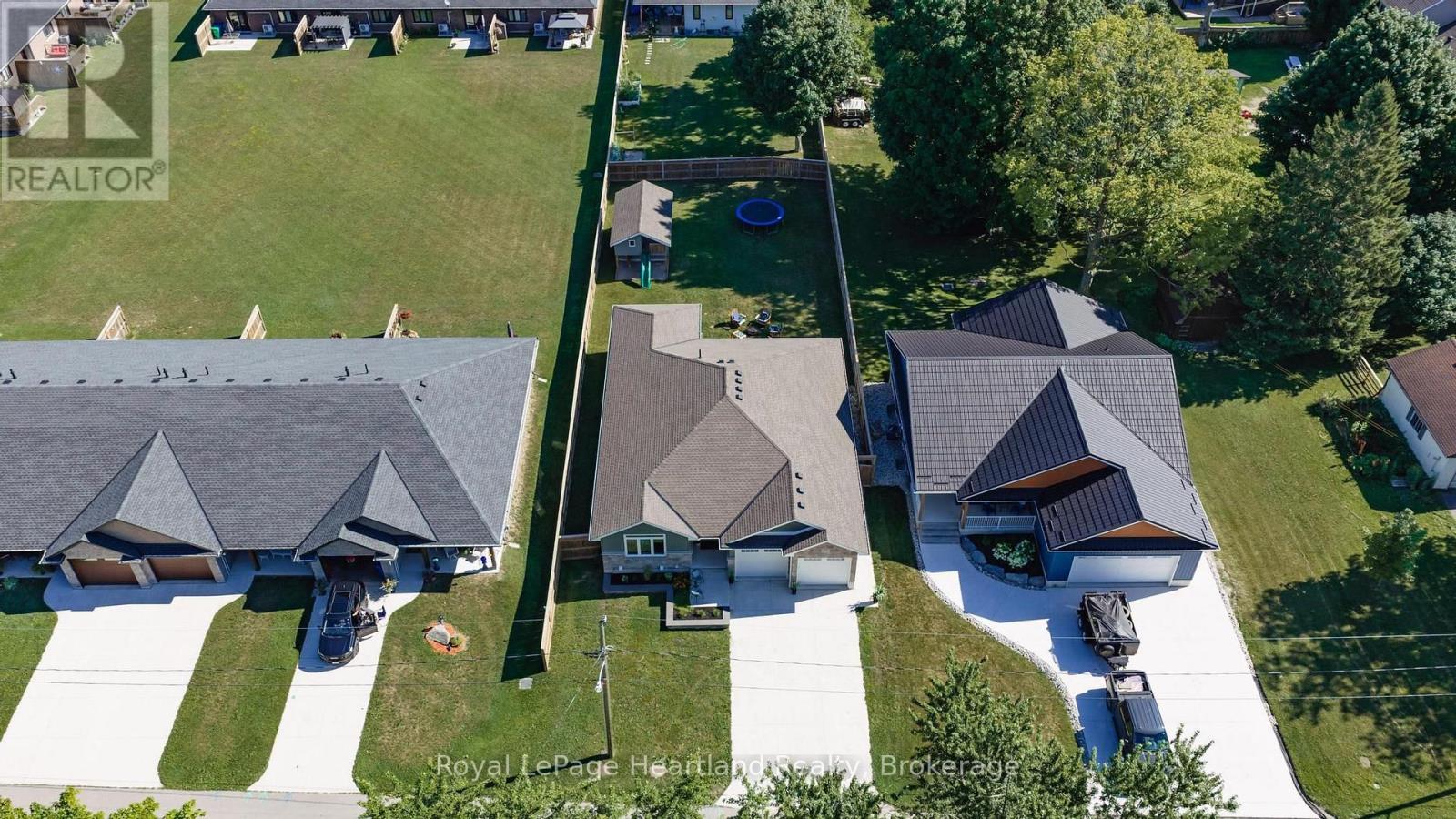 250 Wellington Street, North Huron, Ontario  N0M 1H0 - Photo 47 - X13624424