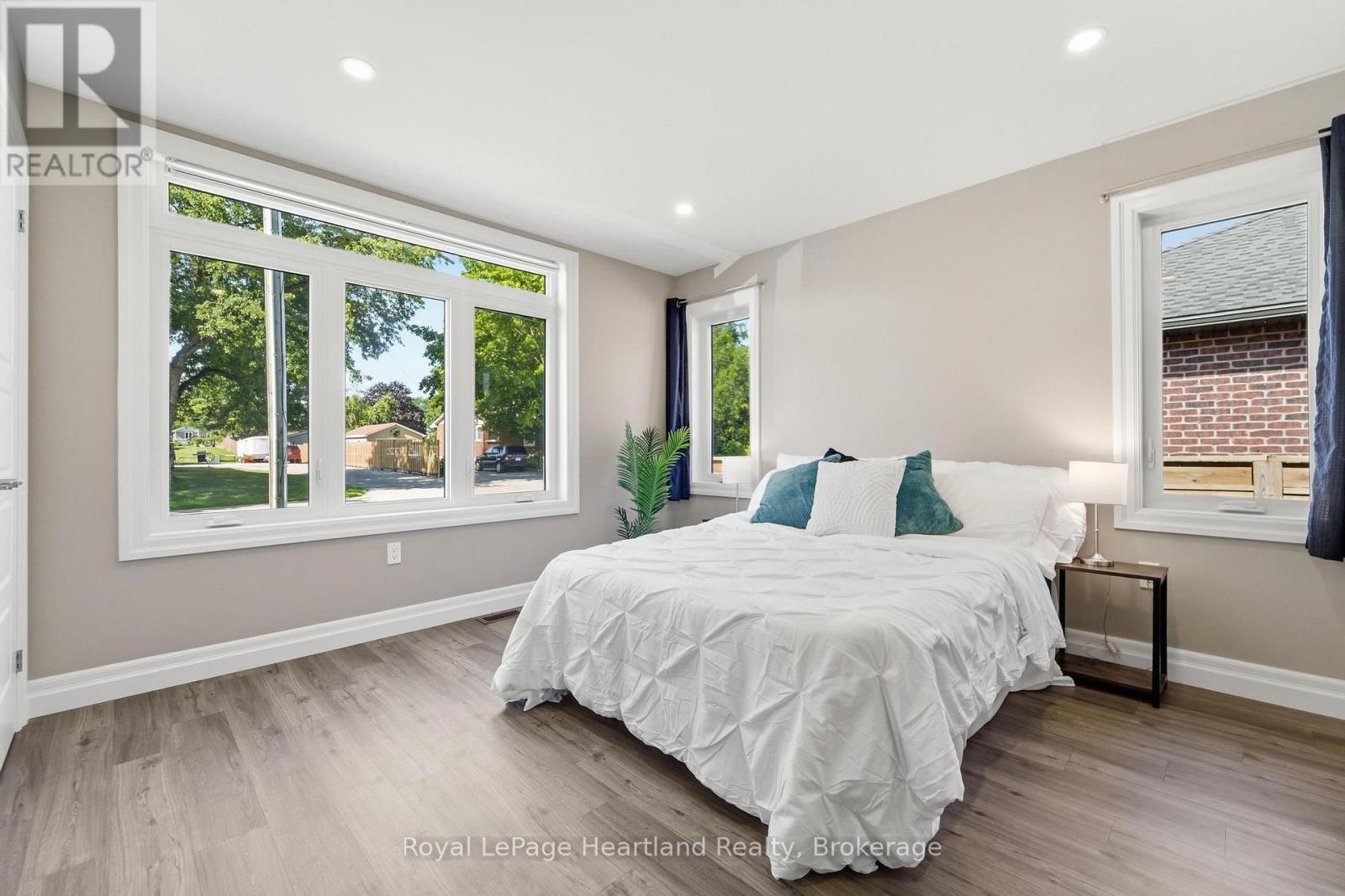 250 Wellington Street, North Huron, Ontario  N0M 1H0 - Photo 7 - X13624424