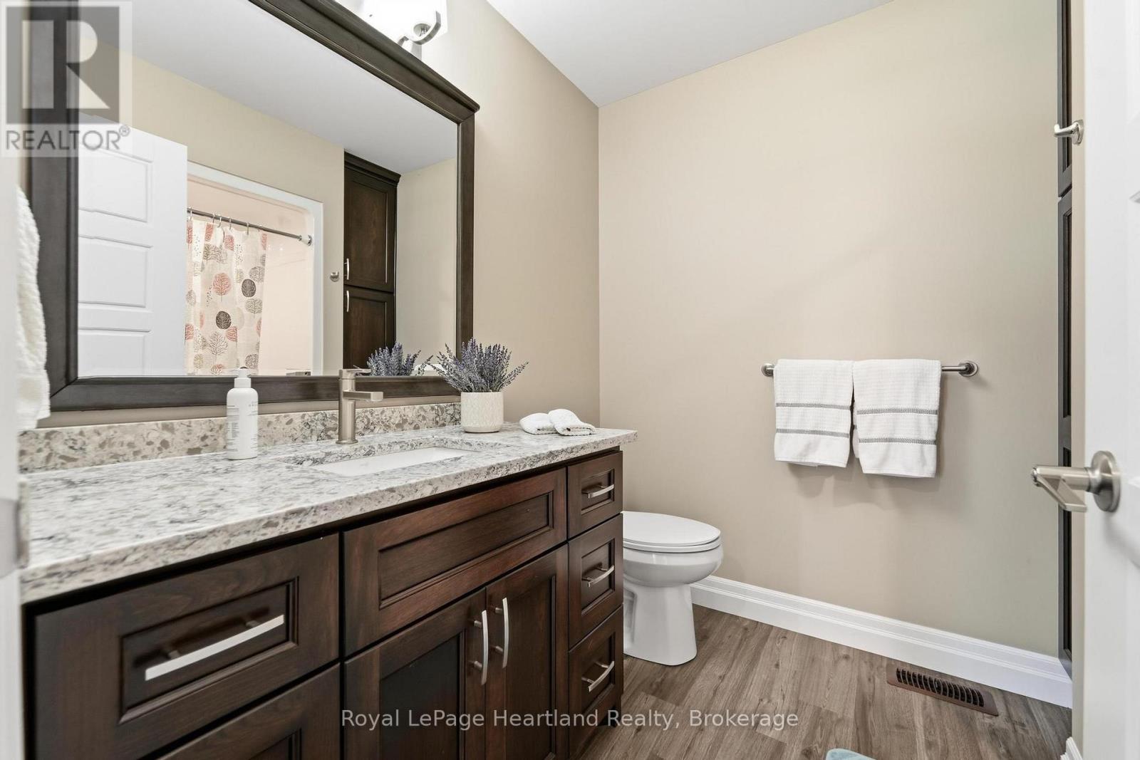 250 Wellington Street, North Huron, Ontario  N0M 1H0 - Photo 9 - X13624424