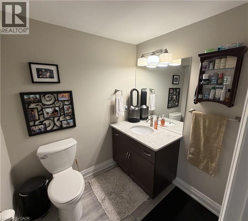 31 Bishop Tonnos Way, Hamilton, Ontario  L9B 2L7 - Photo 18 - 40824792