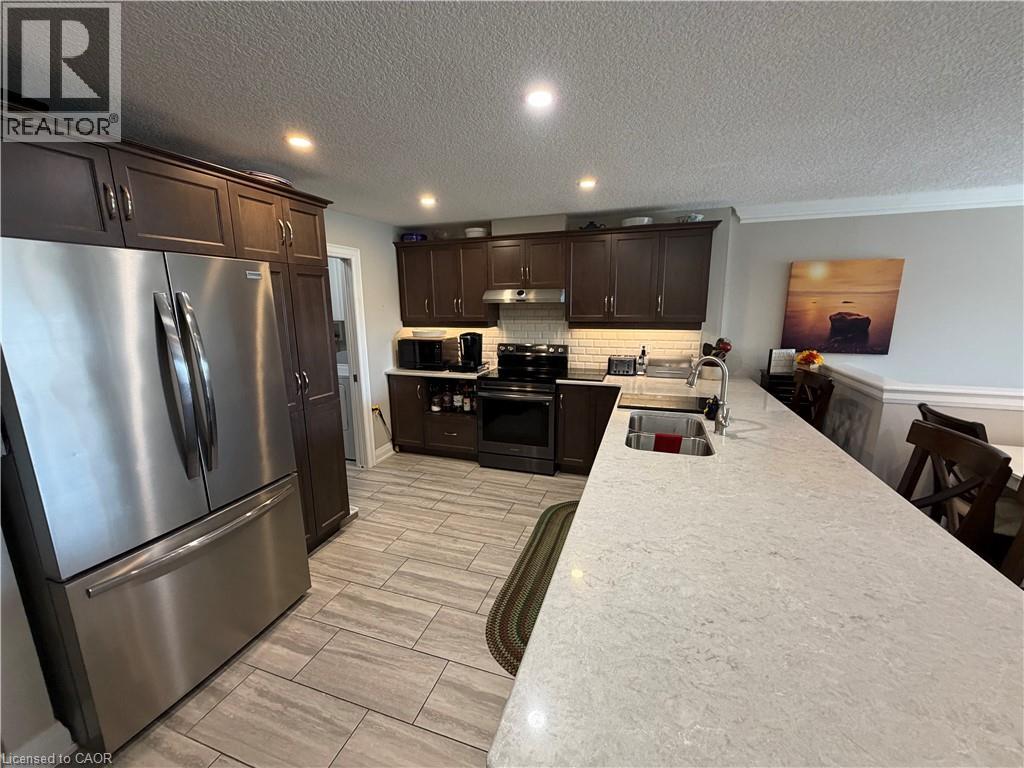31 Bishop Tonnos Way, Hamilton, Ontario  L9B 2L7 - Photo 6 - 40824792