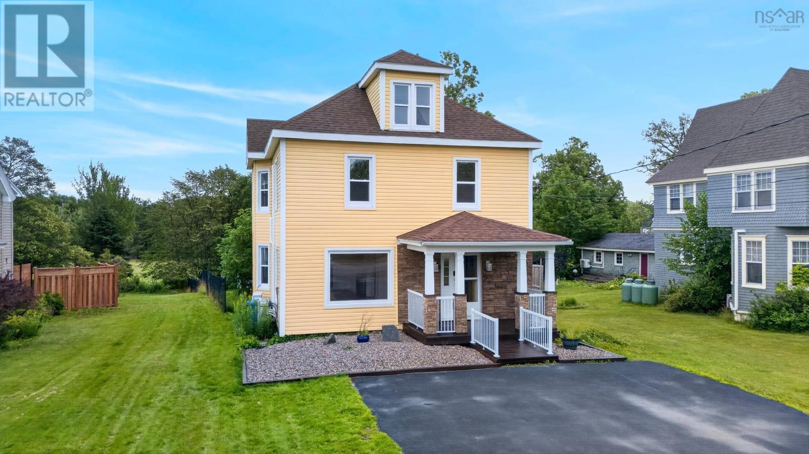 1637 North Main Street, Westville, Nova Scotia  B0K 2A0 - Photo 1 - 202618272