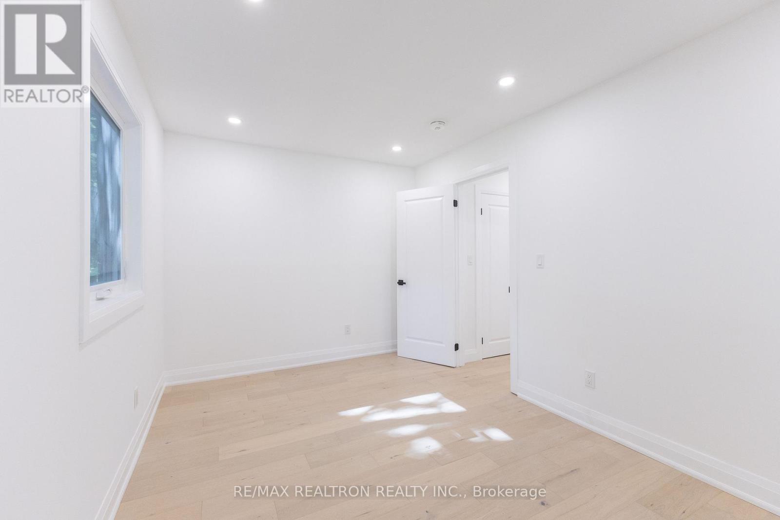 30 Morton Avenue, East Gwillimbury, Ontario  L0G 1V0 - Photo 32 - N13624232