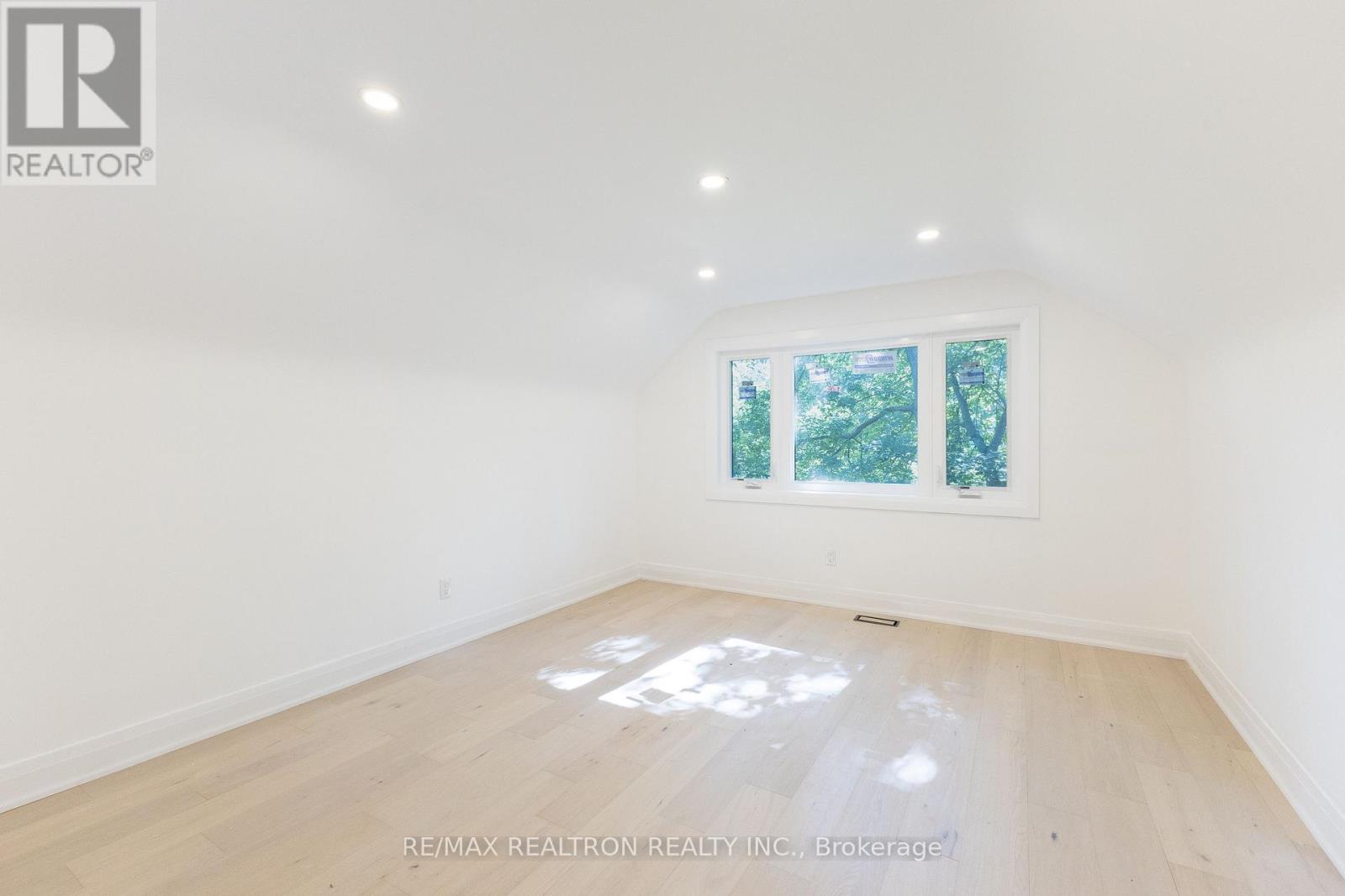 30 Morton Avenue, East Gwillimbury, Ontario  L0G 1V0 - Photo 34 - N13624232