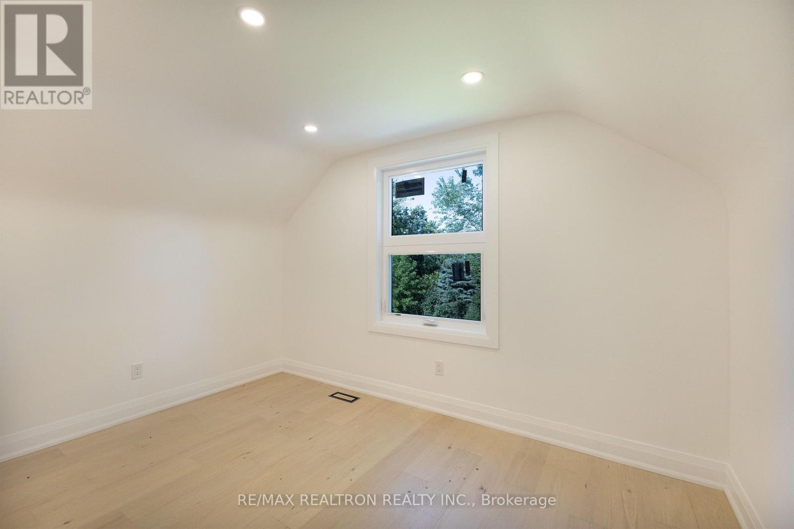 30 Morton Avenue, East Gwillimbury, Ontario  L0G 1V0 - Photo 39 - N13624232