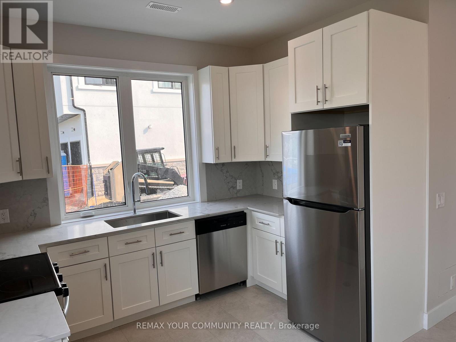 3 - 19 Cousins Drive, Aurora, Ontario L4G 1B2 - Photo 11 - N13624262