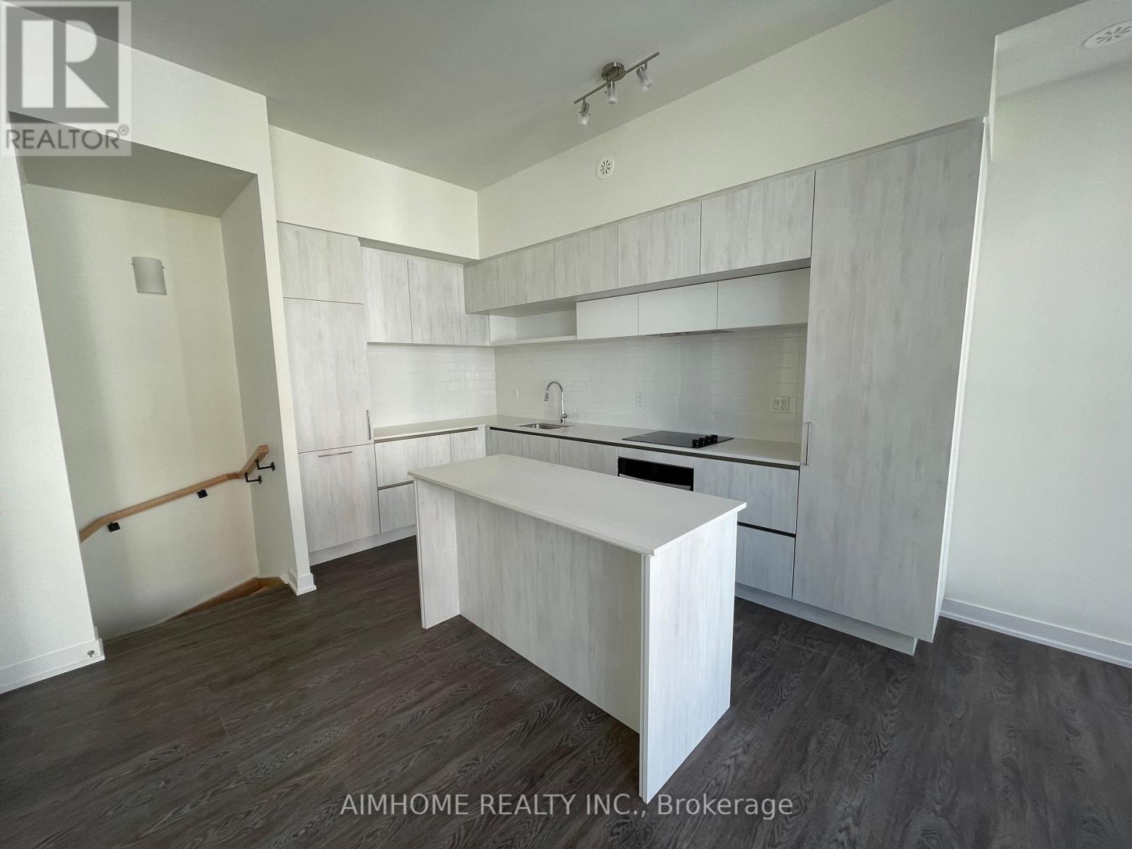 1031 - 14 David Eyer Road, Richmond Hill, Ontario  L4S 0N4 - Photo 8 - N13624274