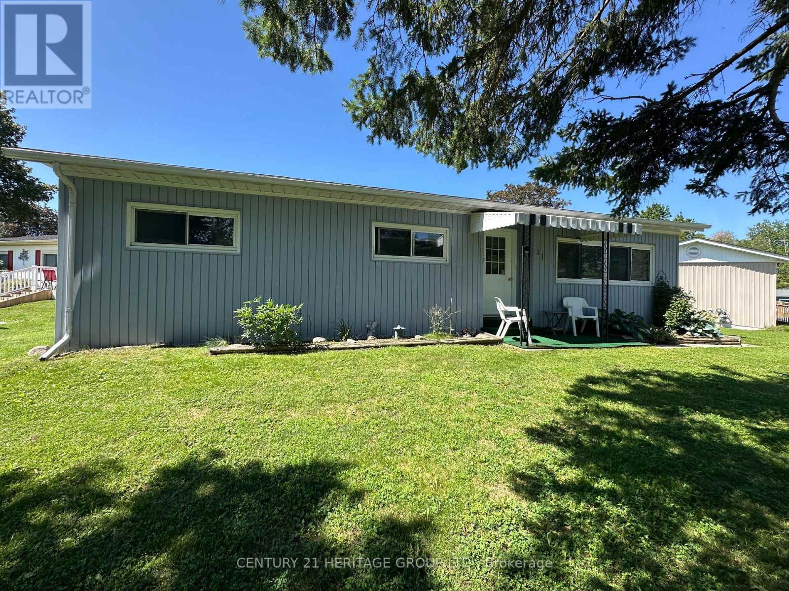 11 Maple Court, Innisfil, Ontario  L9S 1N9 - Photo 2 - N13624316