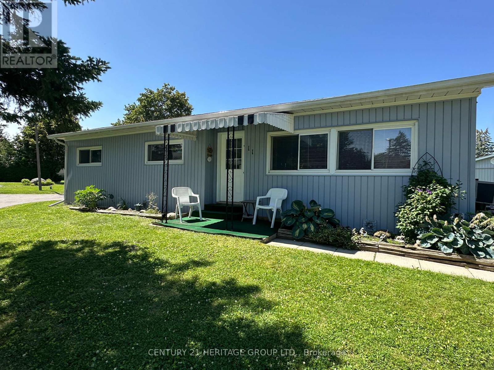 11 Maple Court, Innisfil, Ontario  L9S 1N9 - Photo 3 - N13624316