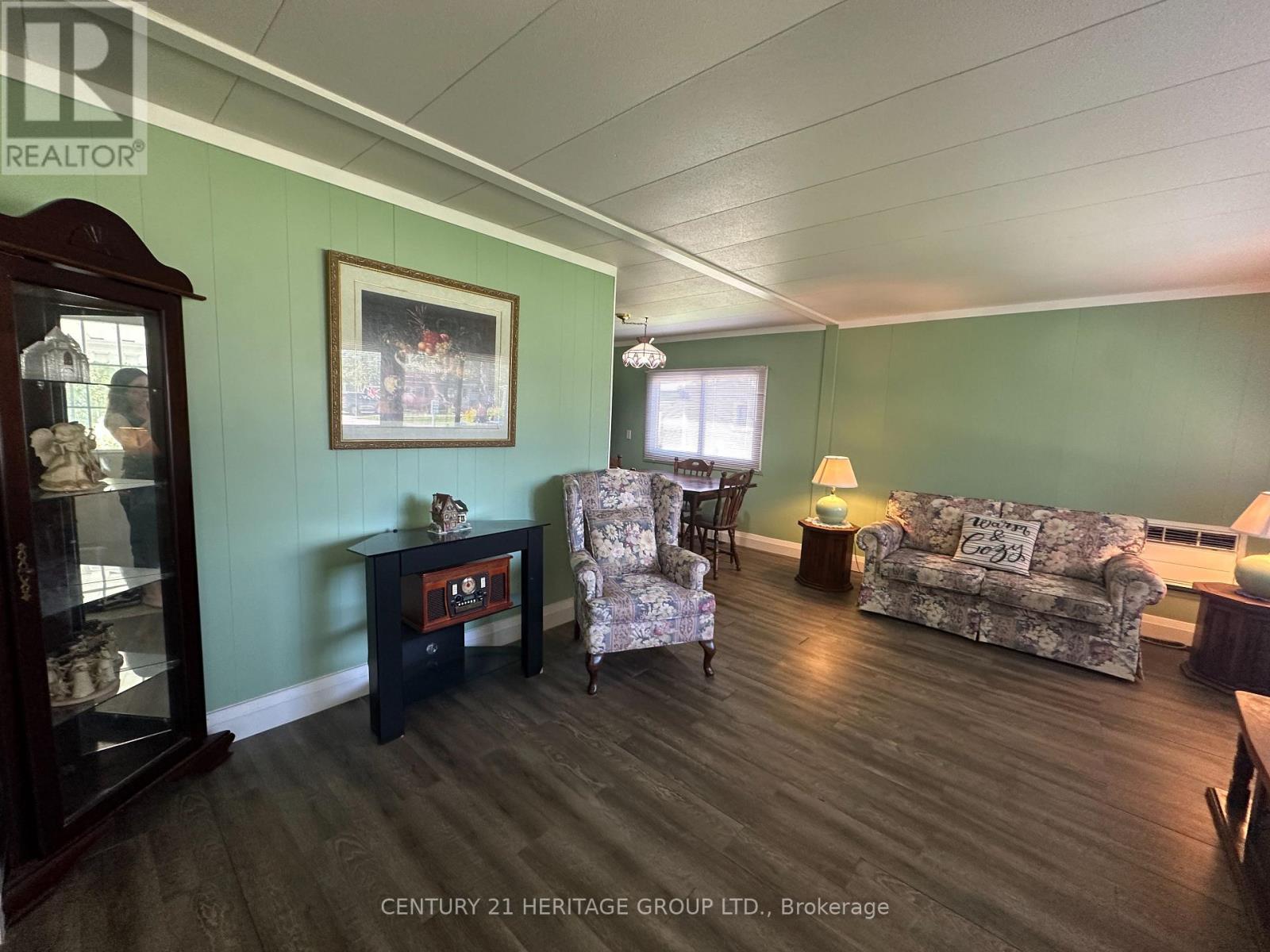 11 Maple Court, Innisfil, Ontario  L9S 1N9 - Photo 8 - N13624316