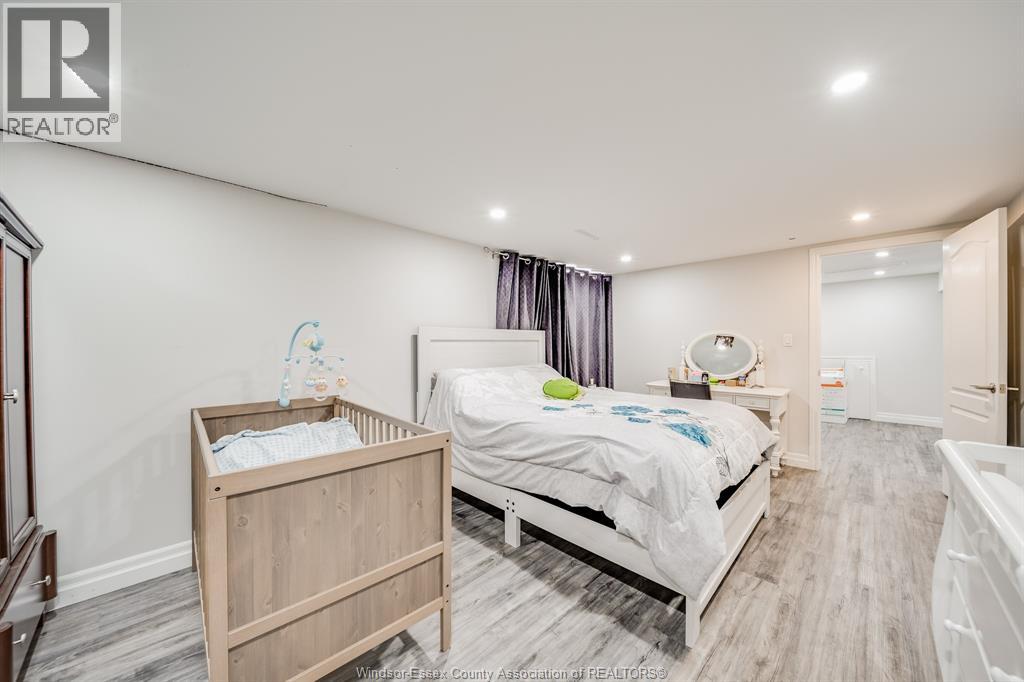 2405 Roxborough Boulevard, Windsor, Ontario  N9E 2Z7 - Photo 39 - 26018515