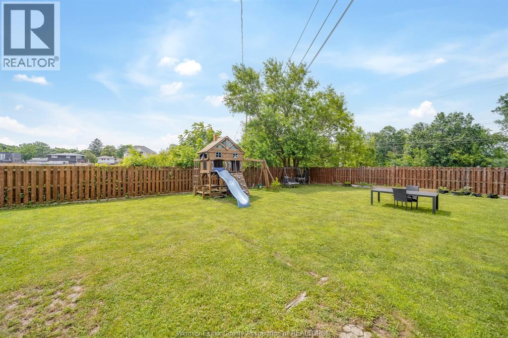 2405 Roxborough Boulevard, Windsor, Ontario  N9E 2Z7 - Photo 45 - 26018515