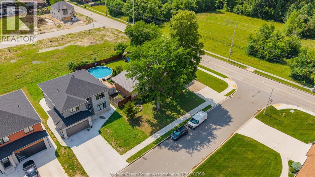 2405 Roxborough Boulevard, Windsor, Ontario  N9E 2Z7 - Photo 4 - 26018515