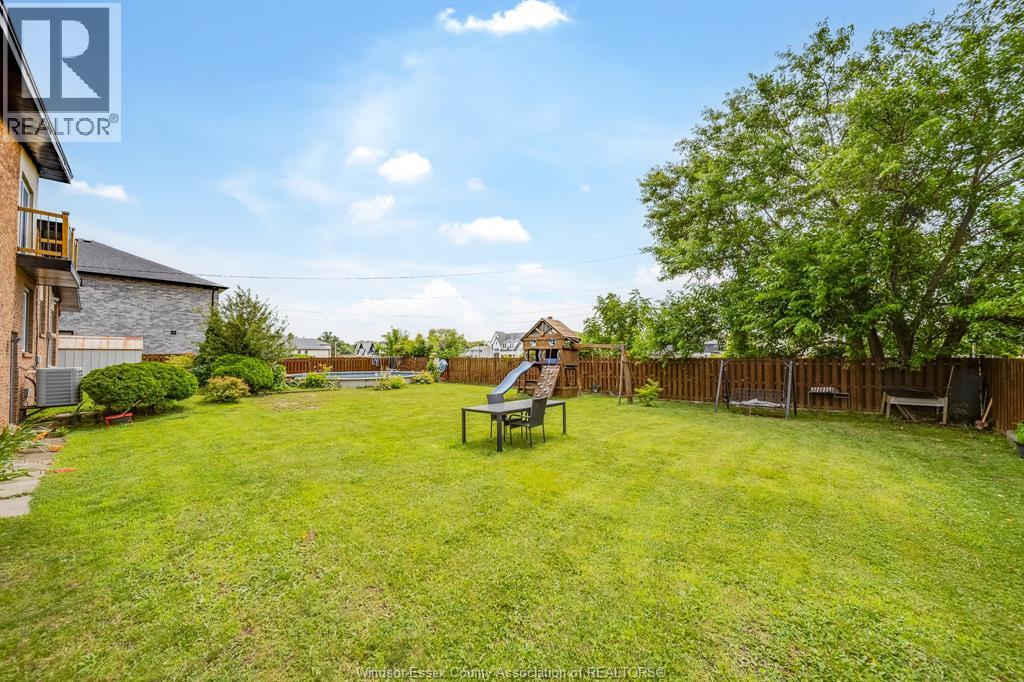2405 Roxborough Boulevard, Windsor, Ontario  N9E 2Z7 - Photo 43 - 26018515