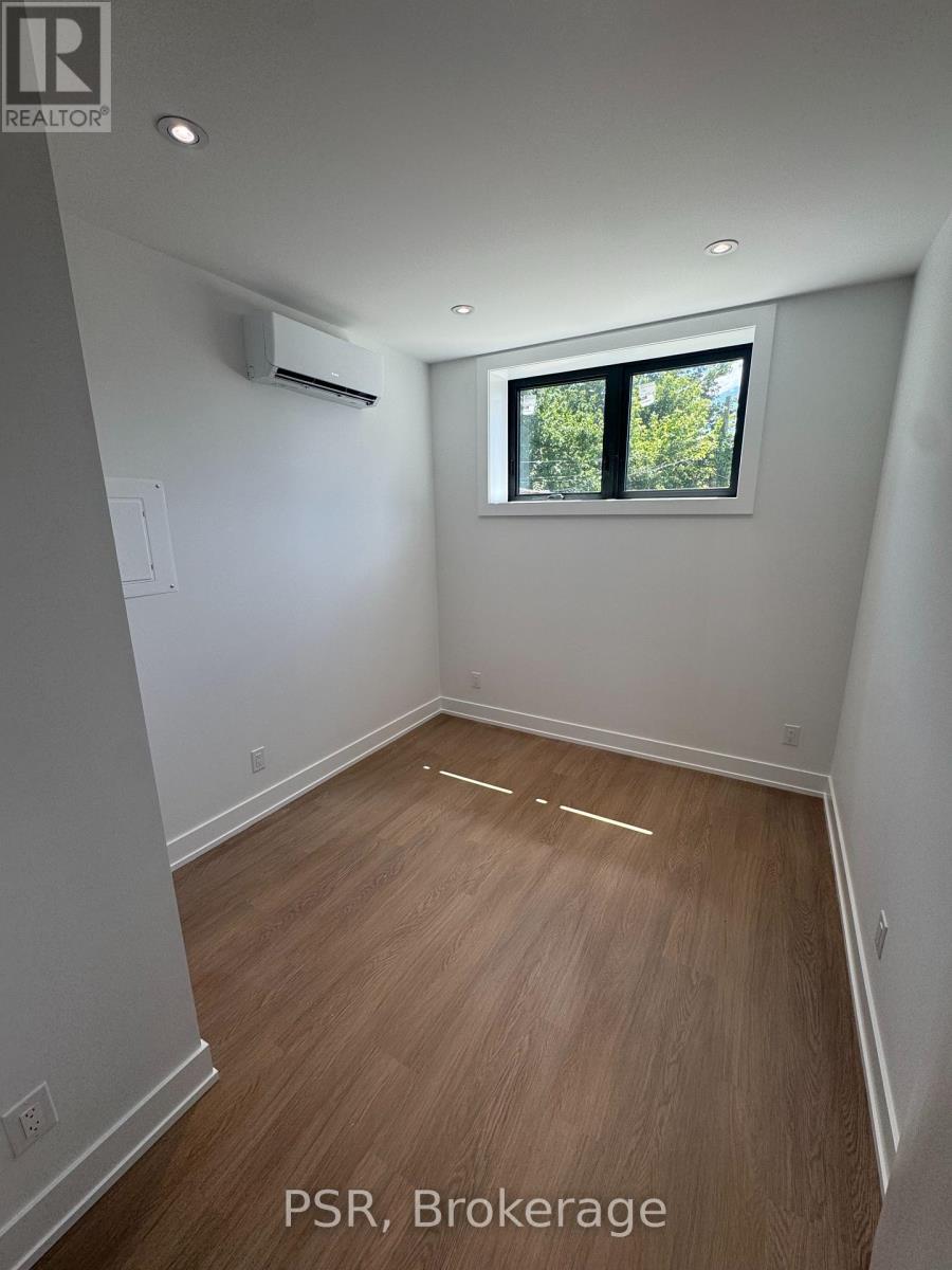 Main - 99 Ypres Road, Toronto, Ontario  M6M 3X2 - Photo 10 - W13624350