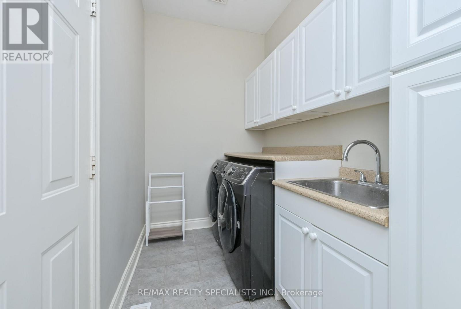 5424 Greer Drive, Burlington, Ontario  L7L 7M7 - Photo 14 - W13624356
