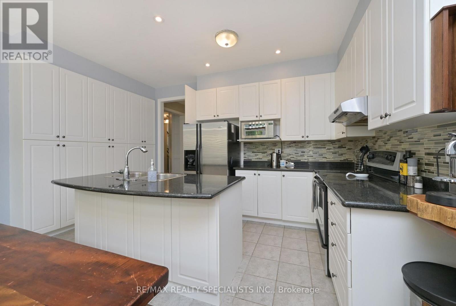 5424 Greer Drive, Burlington, Ontario  L7L 7M7 - Photo 6 - W13624356