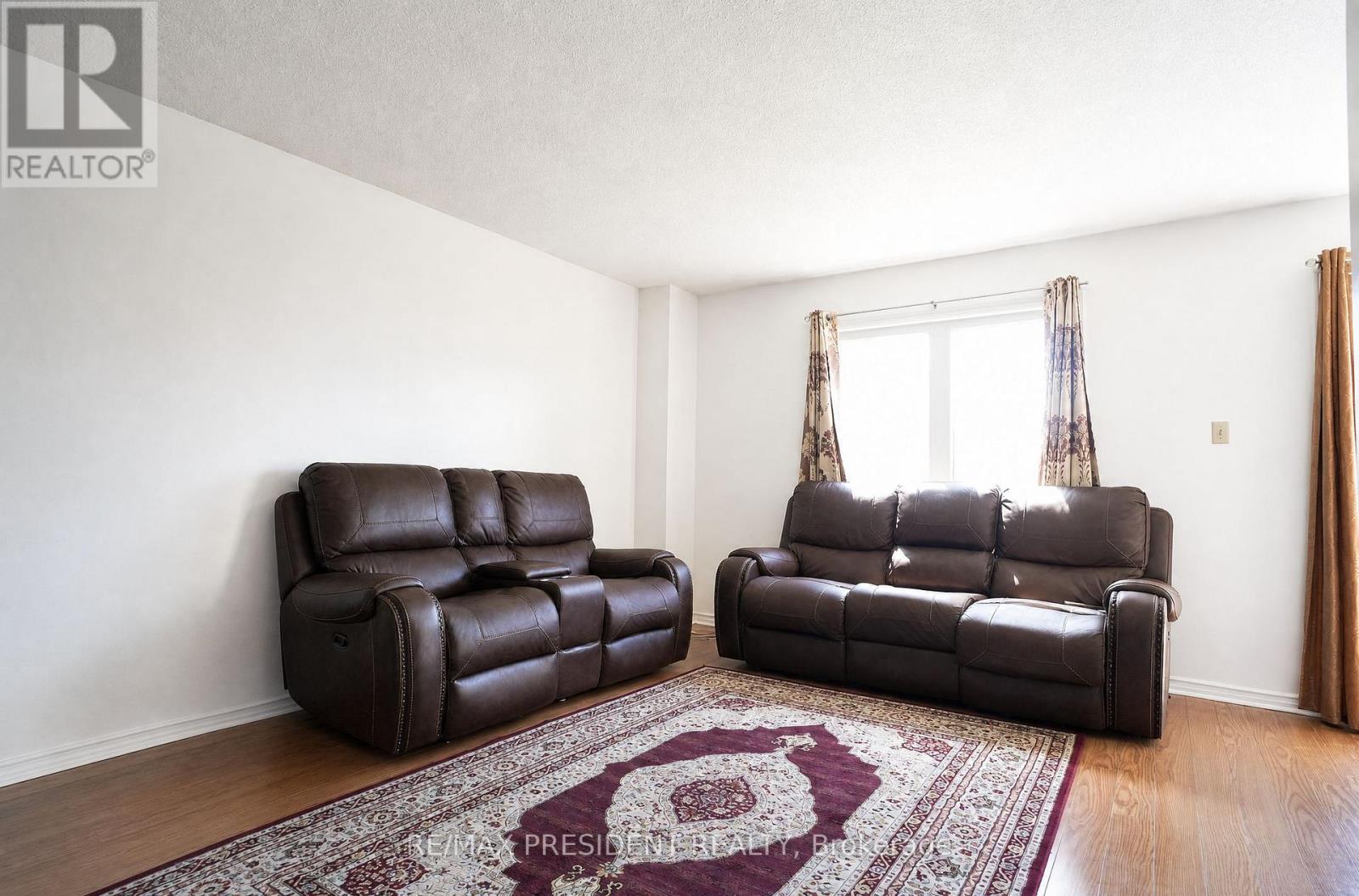 29 Norbrook Crescent, Toronto, Ontario  M9V 4P7 - Photo 5 - W13624378