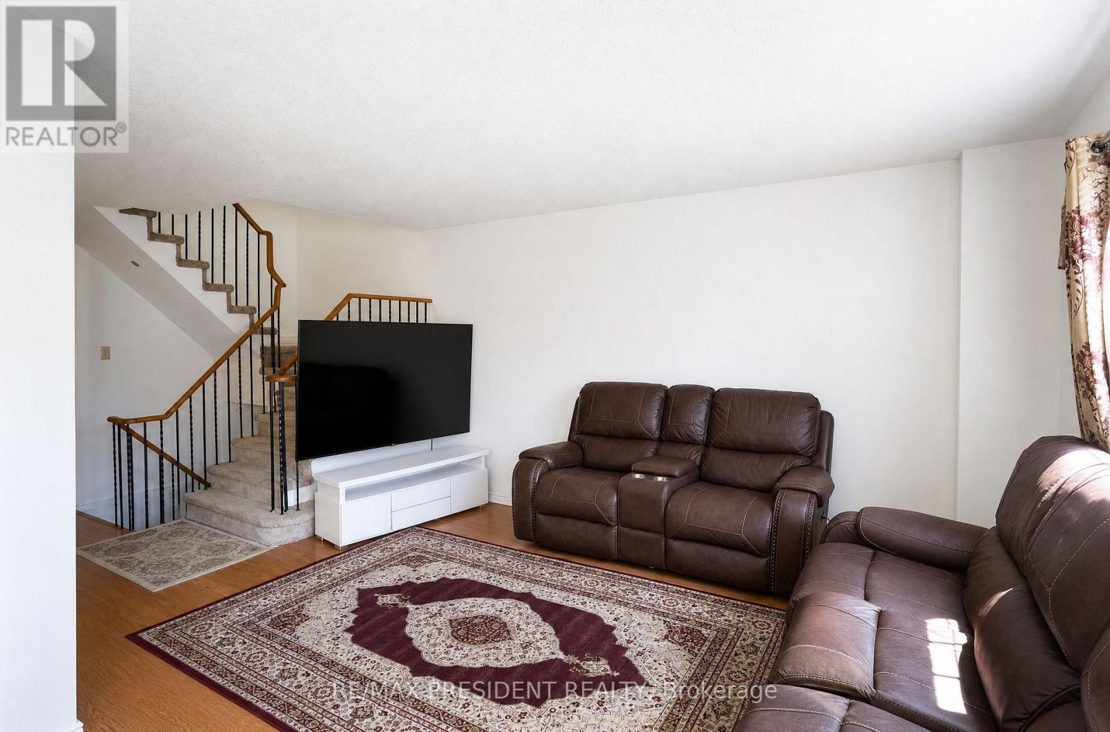 29 Norbrook Crescent, Toronto, Ontario  M9V 4P7 - Photo 6 - W13624378