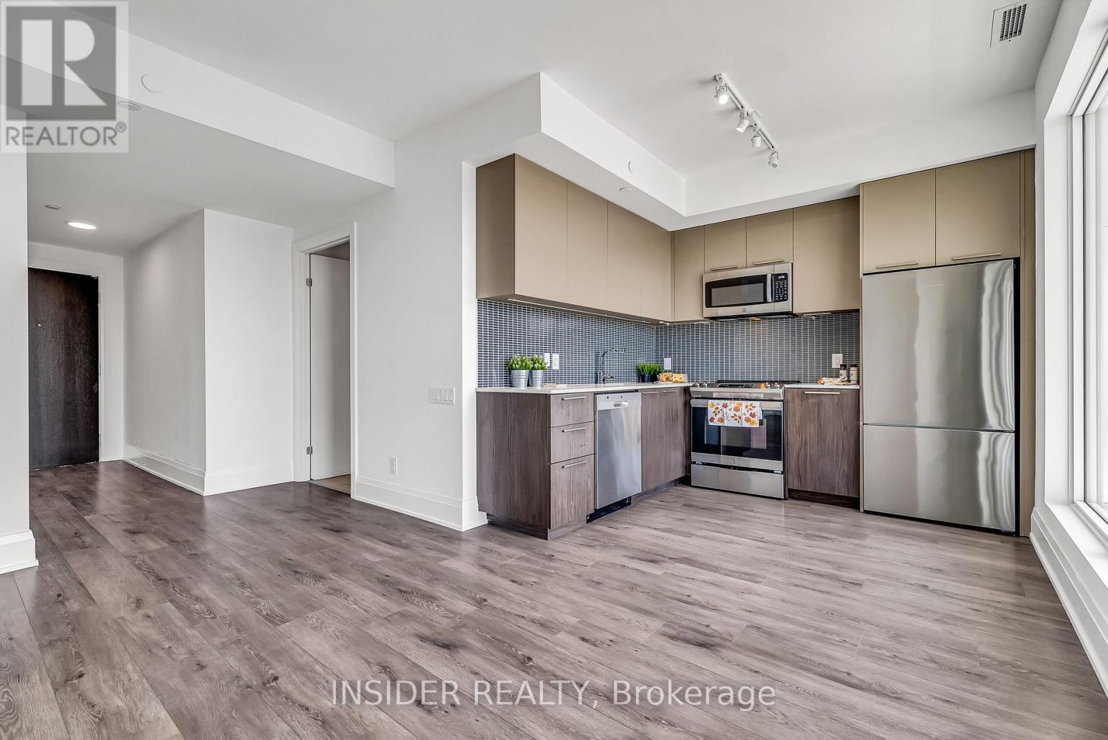 1009 - 20 Brin Drive, Toronto, Ontario  M8X 0B2 - Photo 3 - W13624404