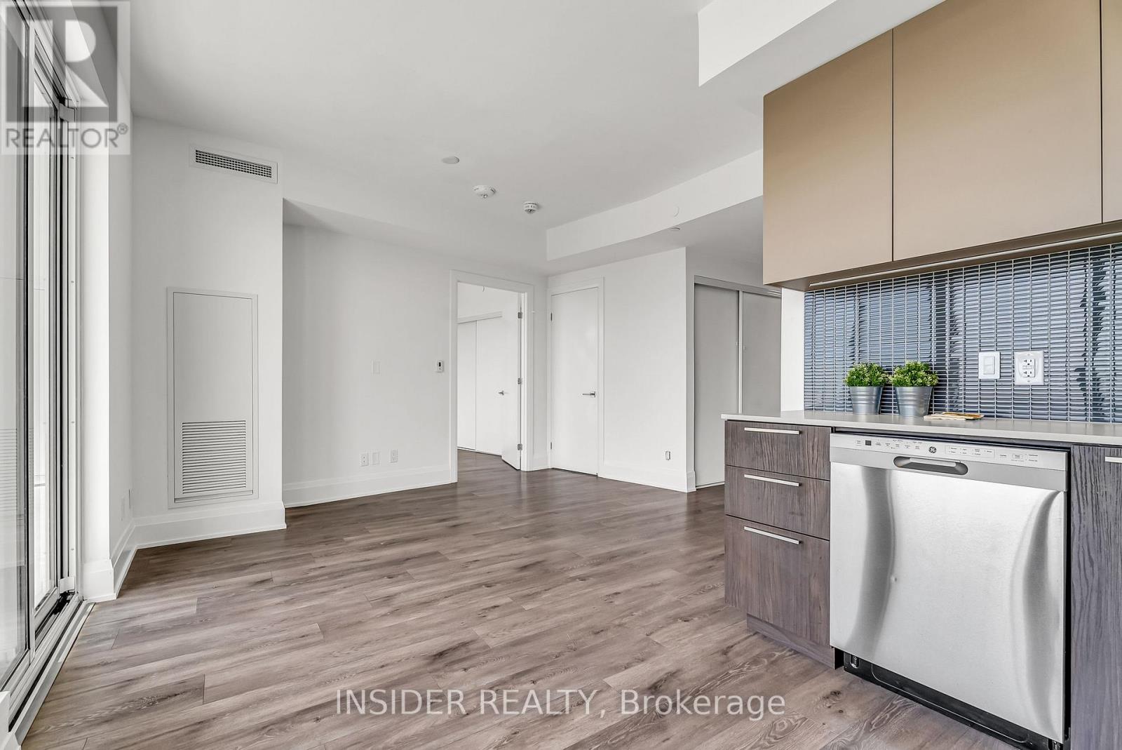 1009 - 20 Brin Drive, Toronto, Ontario  M8X 0B2 - Photo 5 - W13624404