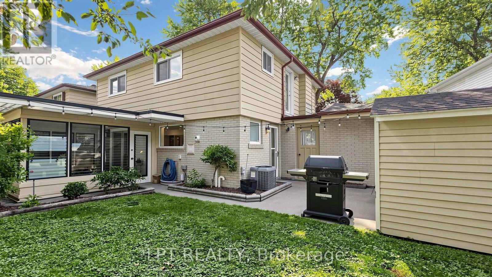 70 Roberts Crescent, Brampton, Ontario  L6W 1G8 - Photo 27 - W13624452