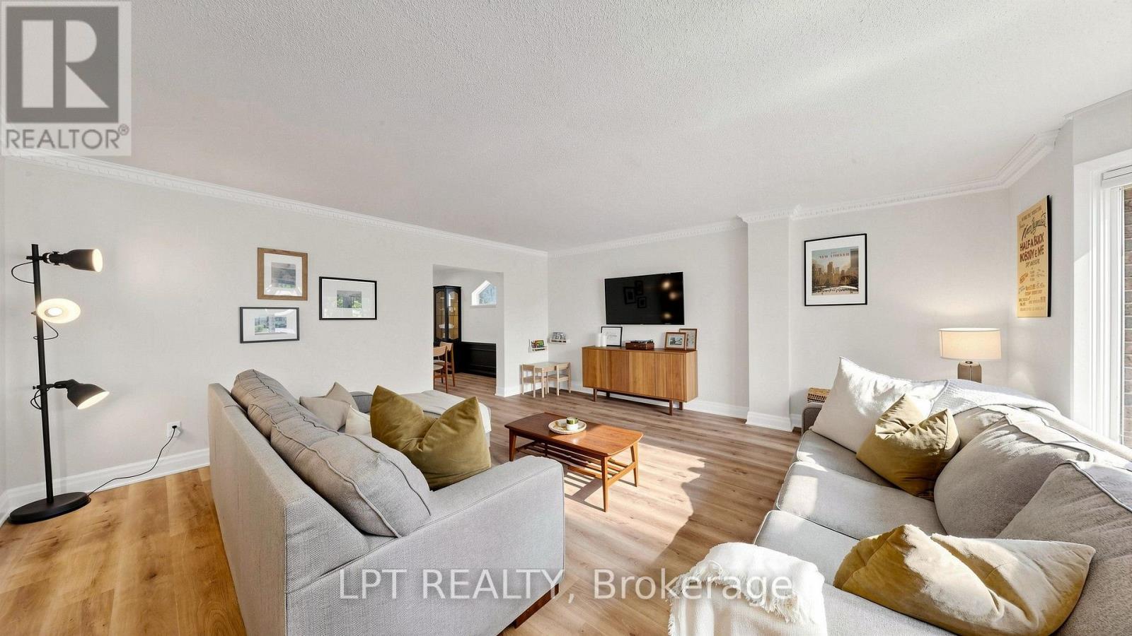 70 Roberts Crescent, Brampton, Ontario  L6W 1G8 - Photo 6 - W13624452