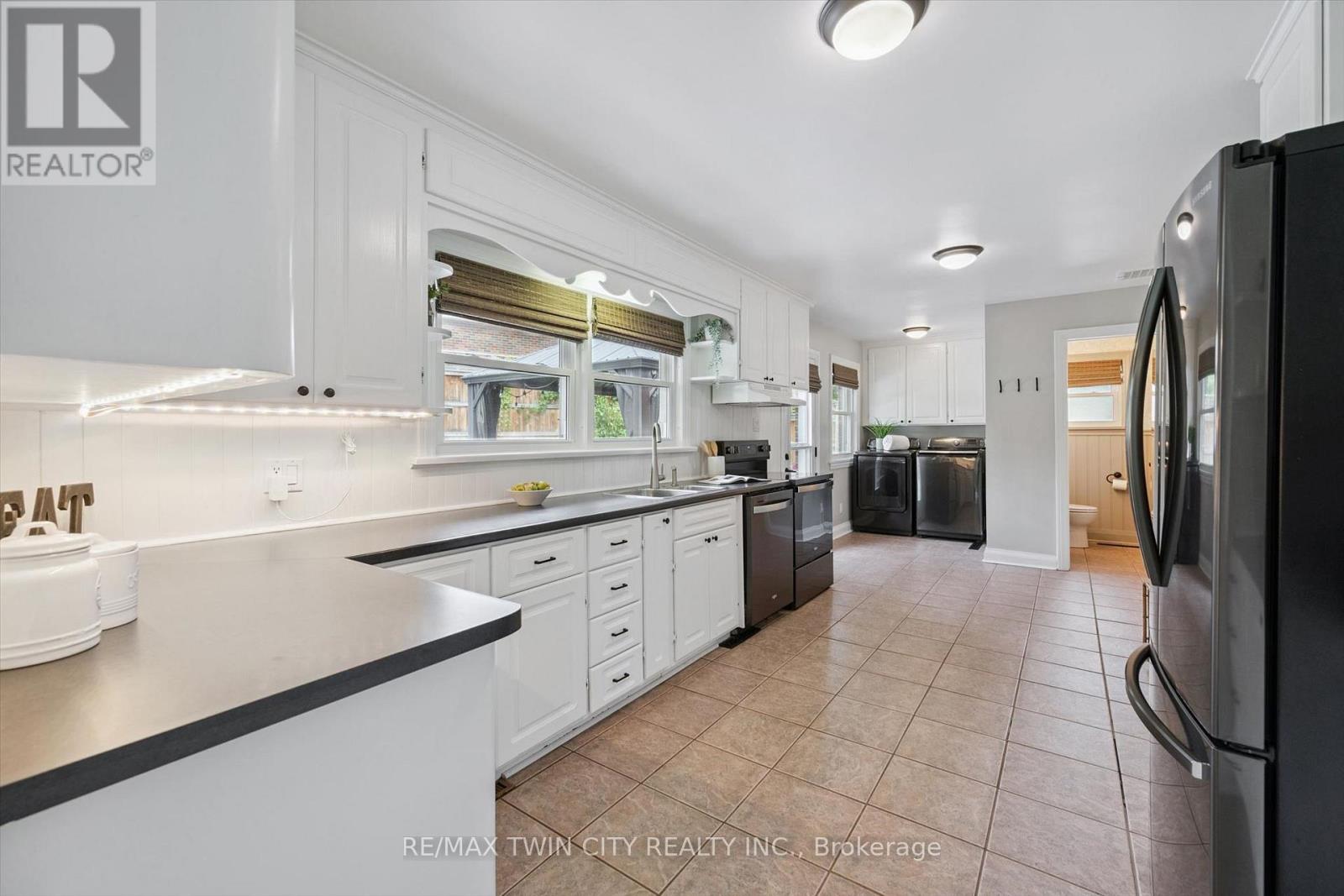 395 Blue Heron Ridge, Cambridge, Ontario  N3H 3H2 - Photo 12 - X13624296