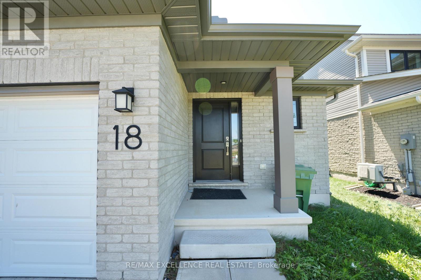18 Weir Crescent, St. Thomas, Ontario  N5R 0L7 - Photo 3 - X13624334