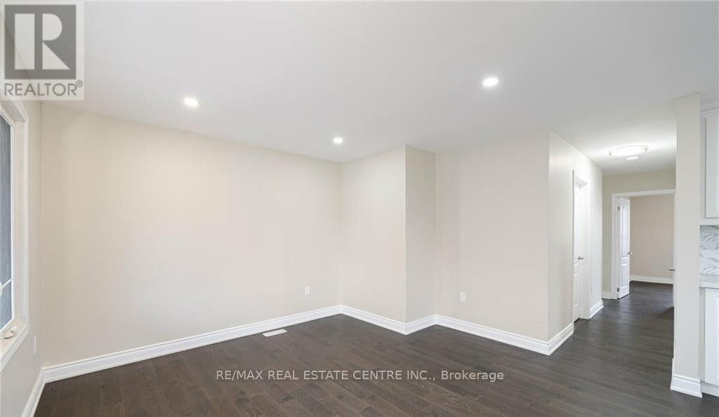 Upper Floor Only - 364 East 14th Street, Hamilton, Ontario  L9A 4C4 - Photo 13 - X13624416