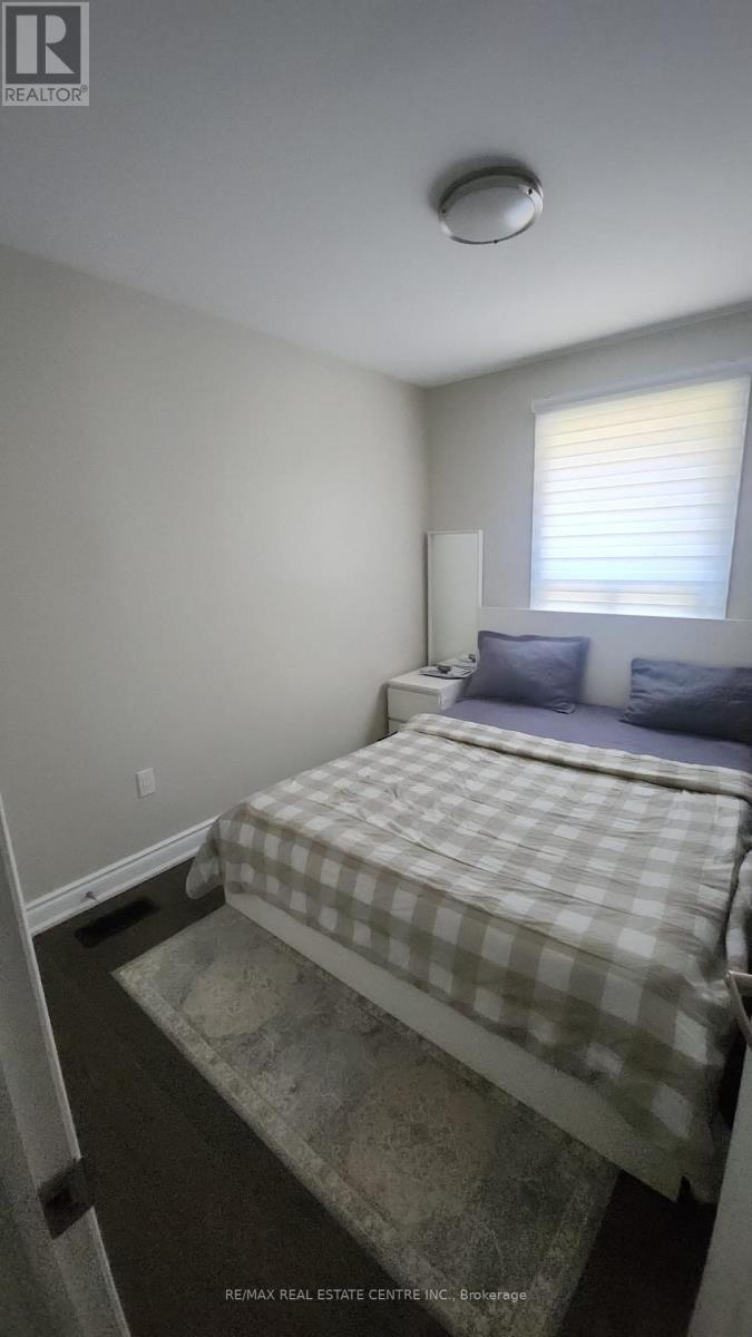 Upper Floor Only - 364 East 14th Street, Hamilton, Ontario  L9A 4C4 - Photo 17 - X13624416