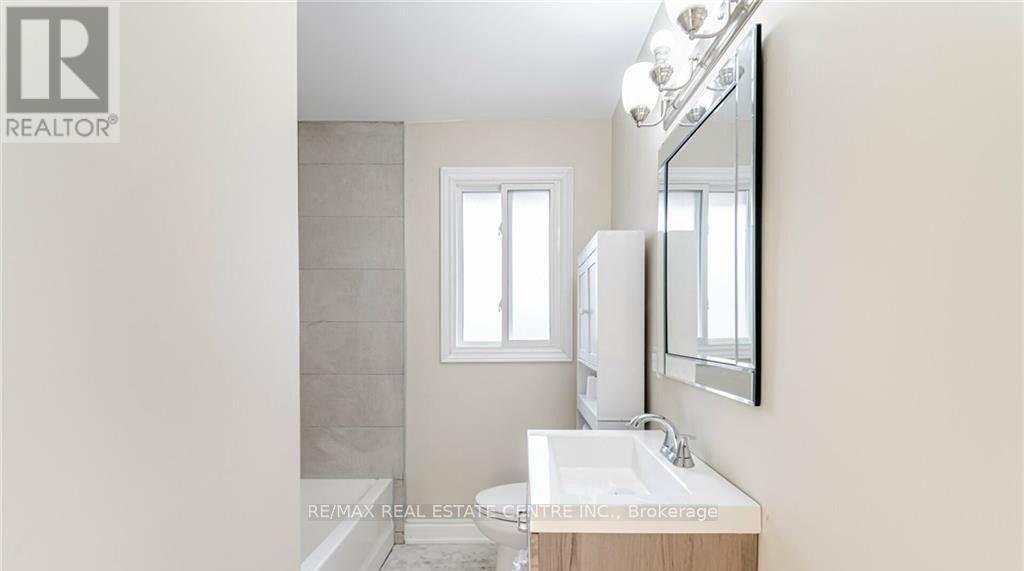Upper Floor Only - 364 East 14th Street, Hamilton, Ontario  L9A 4C4 - Photo 22 - X13624416
