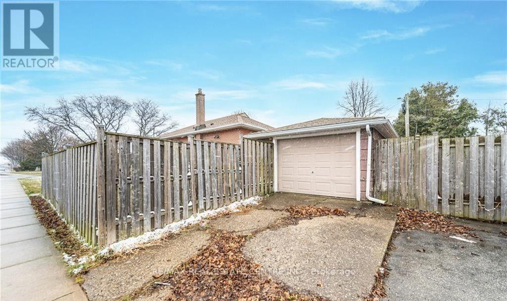 Upper Floor Only - 364 East 14th Street, Hamilton, Ontario  L9A 4C4 - Photo 29 - X13624416