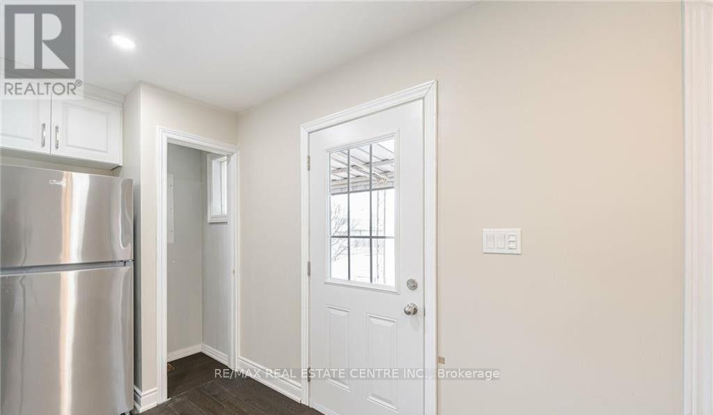 Upper Floor Only - 364 East 14th Street, Hamilton, Ontario  L9A 4C4 - Photo 7 - X13624416